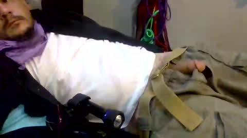 Snapshot of thunder8u42 chatting on October 15, 2025, 5:13 pm thunder8u42 online show from October 15, 2025, 5:13 pm