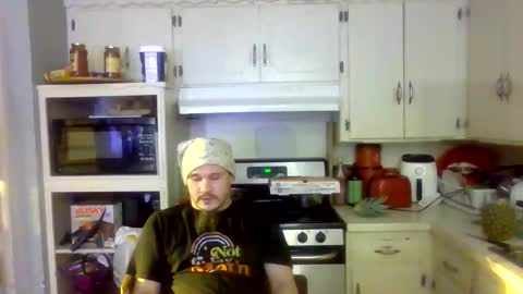 Snapshot of thunder8u42 chatting on October 31, 2025, 8:26 am thunder8u42 online show from October 31, 2025, 8:26 am