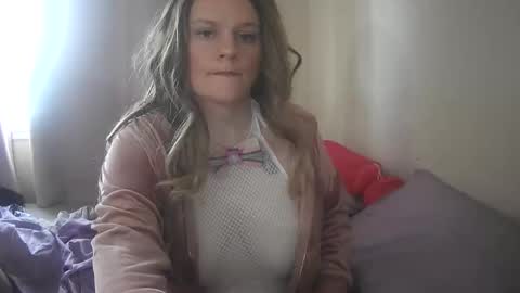 Snapshot of thunderbabe77 chatting on November 15, 2025, 7:10 pm Thunderbabe online show from November 15, 2025, 7:10 pm