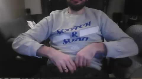 Snapshot of thx_4some_sharing chatting on December 18, 2025, 12:27 am toobigcockforonegirl online show from December 18, 2025, 12:27 am