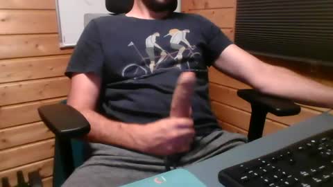 Snapshot of thx_4some_sharing chatting on July 5, 2026, 10:06 pm toobigcockforonegirl online show from July 5, 2026, 10:06 pm