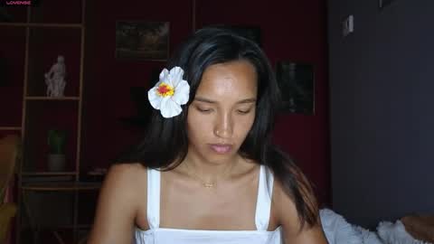 tia_j online show from May 21, 2026, 5:53 pm