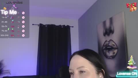 Tia Bella online show from December 3, 2025, 2:08 am