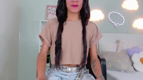 TIANA  online show from September 17, 2025, 7:37 pm