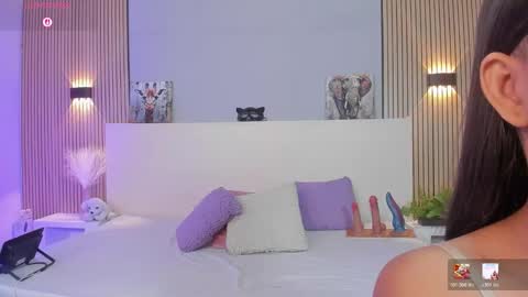 tianaglow4 online show from March 10, 2026, 10:53 am