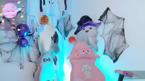 Tiana Le online show from October 15, 2025, 2:33 am