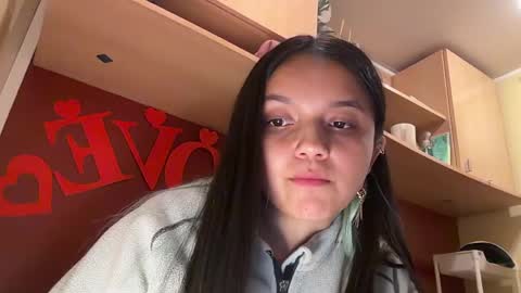 Tiana Le online show from May 17, 2026, 8:05 pm