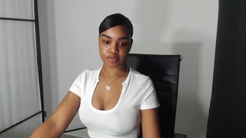 tianasky online show from February 10, 2025, 9:36 pm