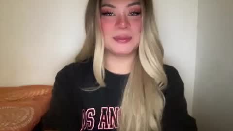 arianna tiara online show from January 7, 2026, 3:31 am