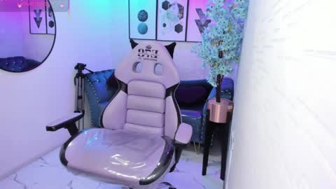 Tiara  online show from June 5, 2026, 6:52 am