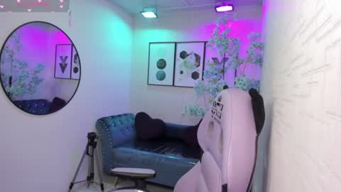 Tiara  online show from June 14, 2026, 3:19 am