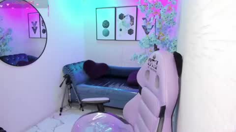 Tiara  online show from June 21, 2026, 3:31 am