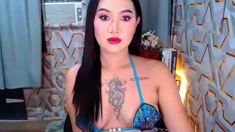 tiarrafoxs online show from April 30, 2026, 6:20 am