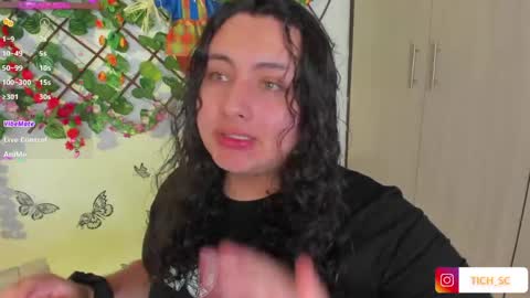 Snapshot of tich___ chatting on May 3, 2026, 12:11 pm tich___ online show from May 3, 2026, 12:11 pm