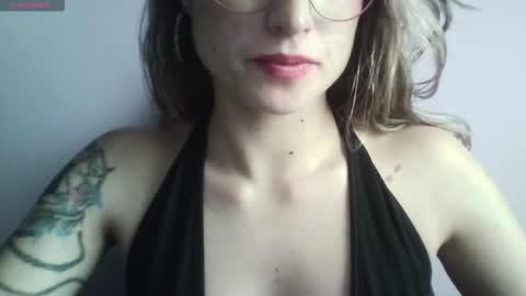 Snapshot of tifanny_a chatting on September 23, 2025, 9:18 pm Tifanny online show from September 23, 2025, 9:18 pm