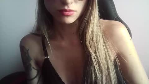 Snapshot of tifanny_a chatting on October 7, 2025, 9:56 pm Tifanny online show from October 7, 2025, 9:56 pm