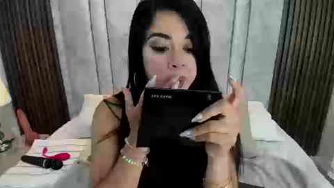 Tiff3 online show from September 23, 2025, 8:56 pm