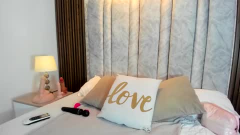 Tiff3 online show from September 28, 2025, 7:08 pm