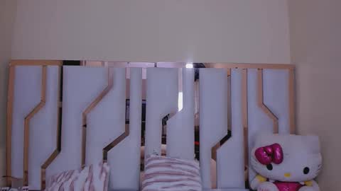    online show from October 25, 2025, 6:46 pm