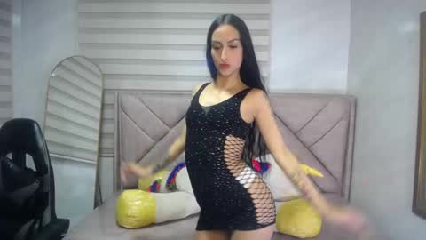 Snapshot of tifany_v chatting on September 17, 2025, 8:32 pm Hi Stream 800 to 1400 online show from September 17, 2025, 8:32 pm