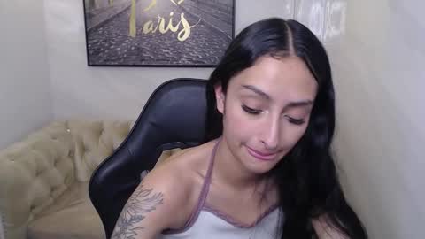 Snapshot of tifany_v chatting on October 12, 2025, 1:15 am Hi Stream 800 to 1400 online show from October 12, 2025, 1:15 am