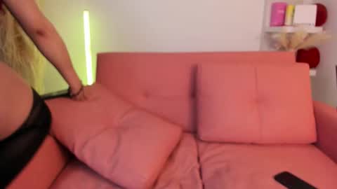 Tiffany online show from March 12, 2026, 4:18 am