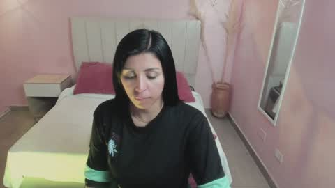 Snapshot of tiffani__love chatting on January 16, 2025, 12:09 pm Tiffany online show from January 16, 2025, 12:09 pm