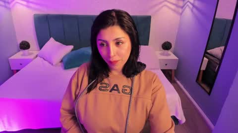 Snapshot of tiffani__love chatting on February 22, 2025, 2:08 pm Tiffany online show from February 22, 2025, 2:08 pm