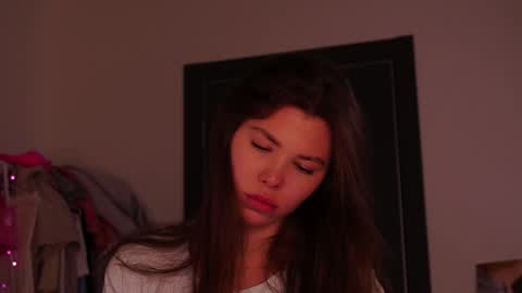 Snapshot of tiffantasy chatting on January 5, 2026, 5:27 pm Im here on Fridays Saturdays Sundays online show from January 5, 2026, 5:27 pm