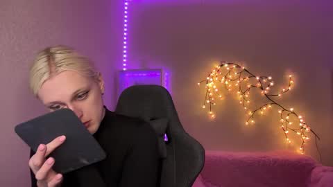 Amira online show from November 6, 2025, 10:27 am