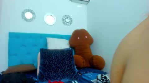 Snapshot of tiffany_hot19_ chatting on October 17, 2025, 2:15 am tiffany online show from October 17, 2025, 2:15 am