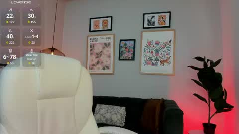 tiffany_low online show from June 11, 2026, 3:54 pm