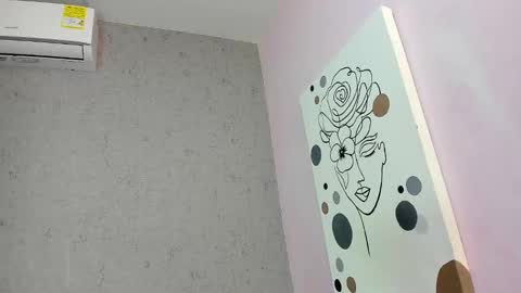 Snapshot of tiffany_mendez chatting on October 1, 2025, 12:00 pm tiffany_mendez online show from October 1, 2025, 12:00 pm