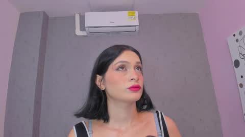 Snapshot of tiffany_mendez chatting on October 17, 2025, 12:08 pm tiffany_mendez online show from October 17, 2025, 12:08 pm