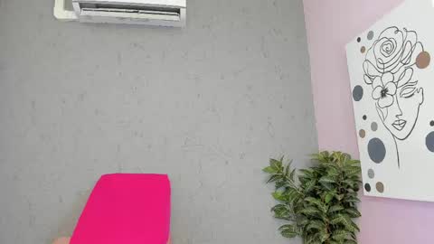 tiffany_mendez online show from May 15, 2026, 12:01 pm