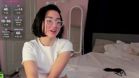 tiffany_robinson online show from June 19, 2026, 3:11 am