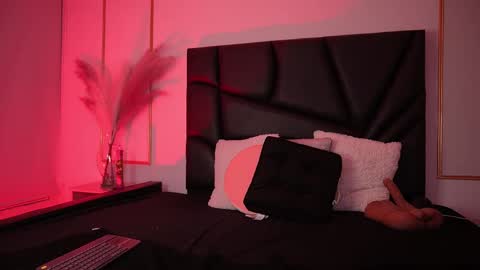 tiffany_sander online show from December 16, 2025, 3:00 am