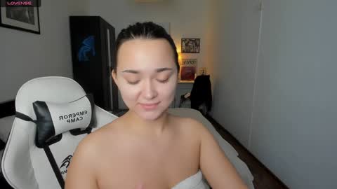  Tiffany  online show from December 20, 2024, 9:43 am