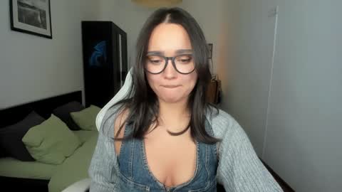  Tiffany  online show from January 5, 2025, 9:37 am