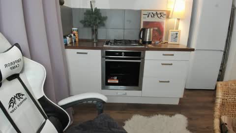  Tiffany  online show from January 14, 2025, 10:38 am