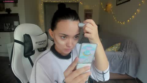  Tiffany  online show from January 31, 2025, 9:05 am