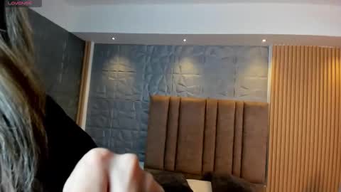 tiffanyhoustton online show from February 24, 2026, 11:52 am