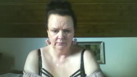 TiffanyMature online show from September 9, 2025, 2:27 pm