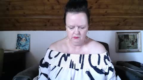 Snapshot of tiffanymature chatting on July 24, 2026, 9:29 am TiffanyMature online show from July 24, 2026, 9:29 am