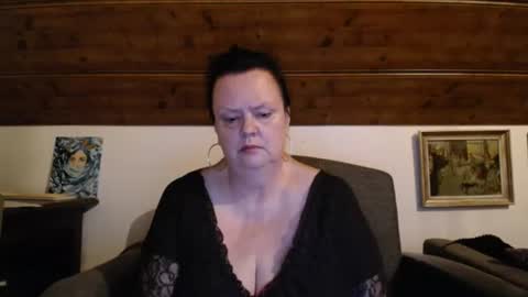 Snapshot of tiffanymature chatting on July 25, 2026, 8:39 pm TiffanyMature online show from July 25, 2026, 8:39 pm