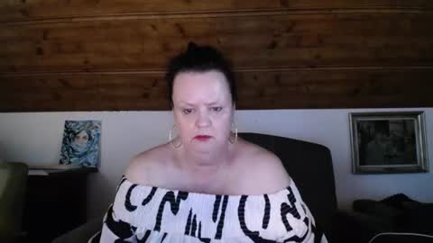 Snapshot of tiffanymature chatting on July 28, 2026, 5:12 pm TiffanyMature online show from July 28, 2026, 5:12 pm