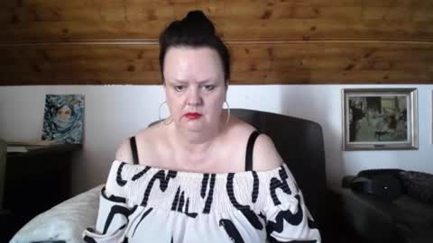 Snapshot of tiffanymature chatting on July 30, 2026, 8:24 am TiffanyMature online show from July 30, 2026, 8:24 am