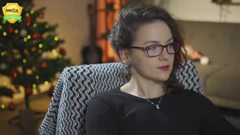 tiffanyriox online show from December 19, 2025, 12:50 am