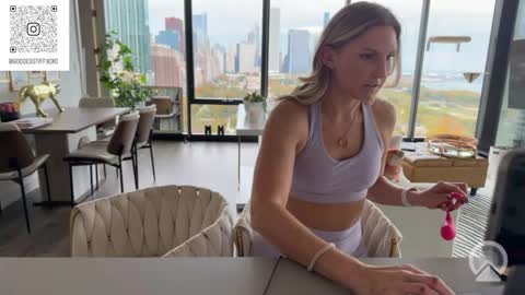 Snapshot of tiffstreatsxoxo chatting on October 25, 2025, 7:30 pm Tiffstreatsxoxo online show from October 25, 2025, 7:30 pm