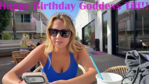 Tiffstreatsxoxo online show from April 22, 2026, 3:46 pm